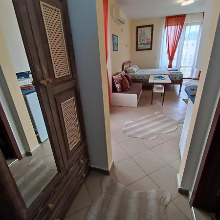 студио слънчево утро Burgas City